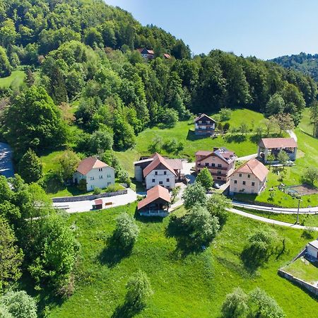 Ferienwohnung Kmetija Na Cendavs Cerkno Exterior foto