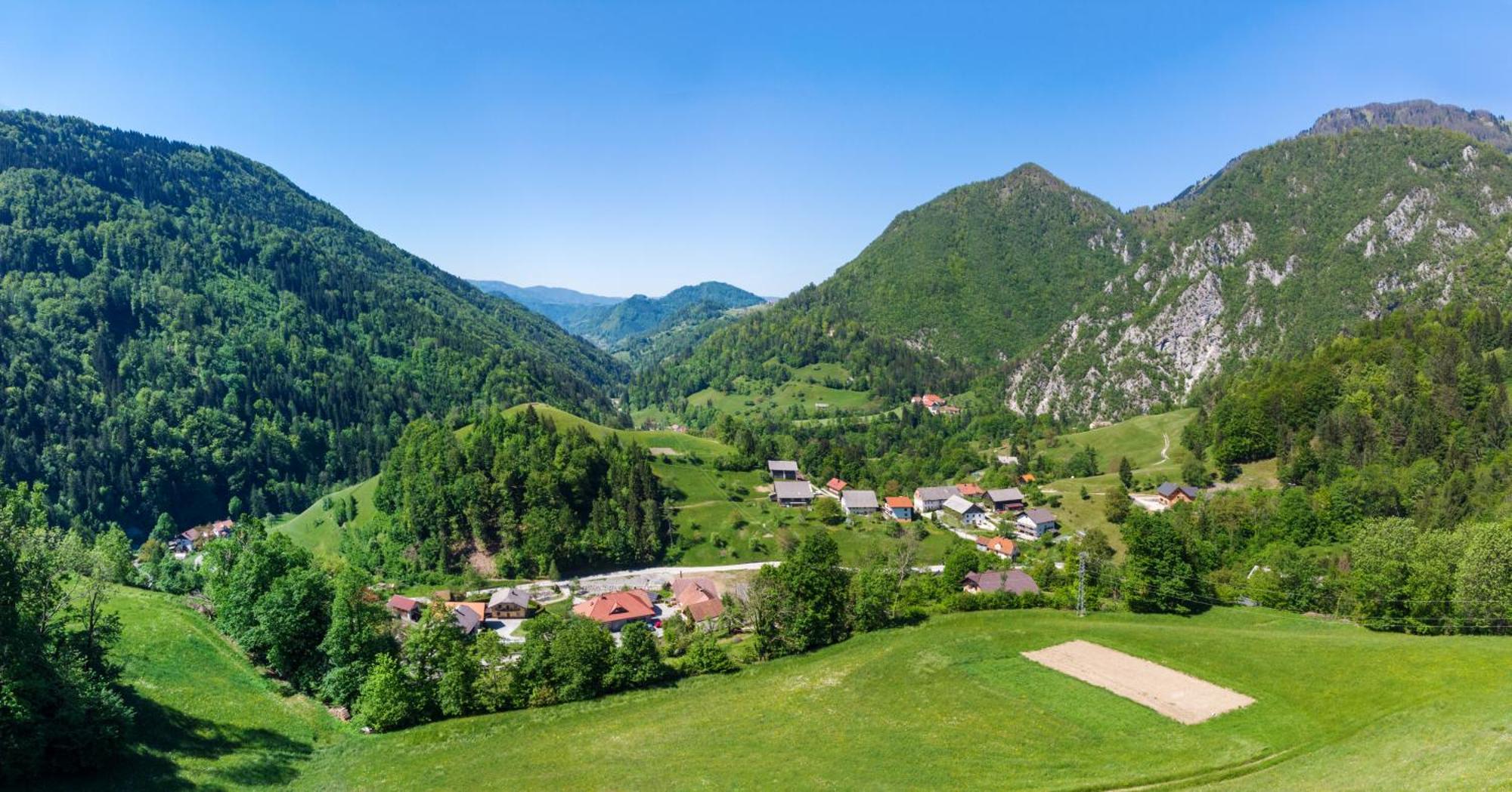 Ferienwohnung Kmetija Na Cendavs Cerkno Exterior foto