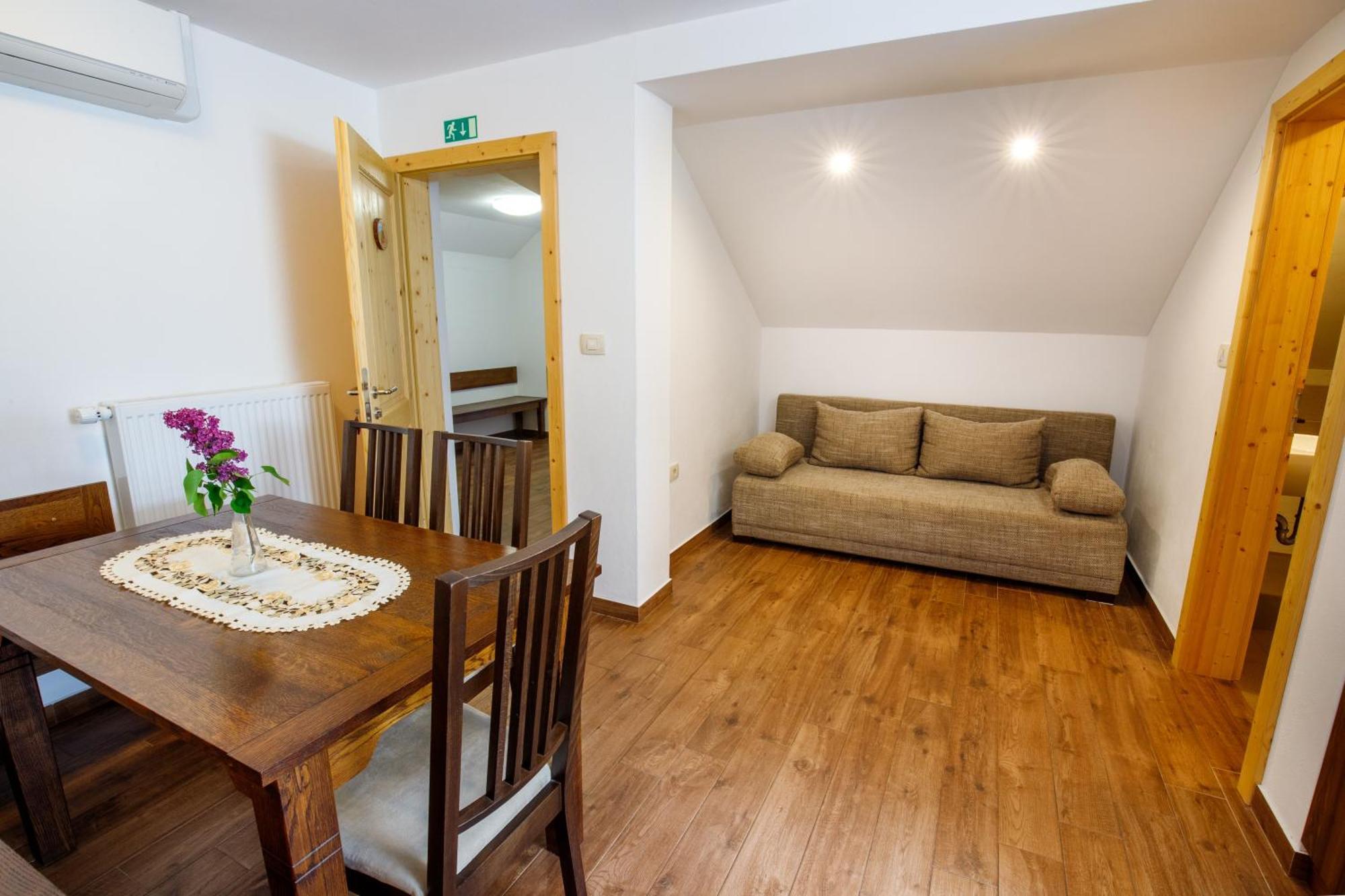 Ferienwohnung Kmetija Na Cendavs Cerkno Exterior foto