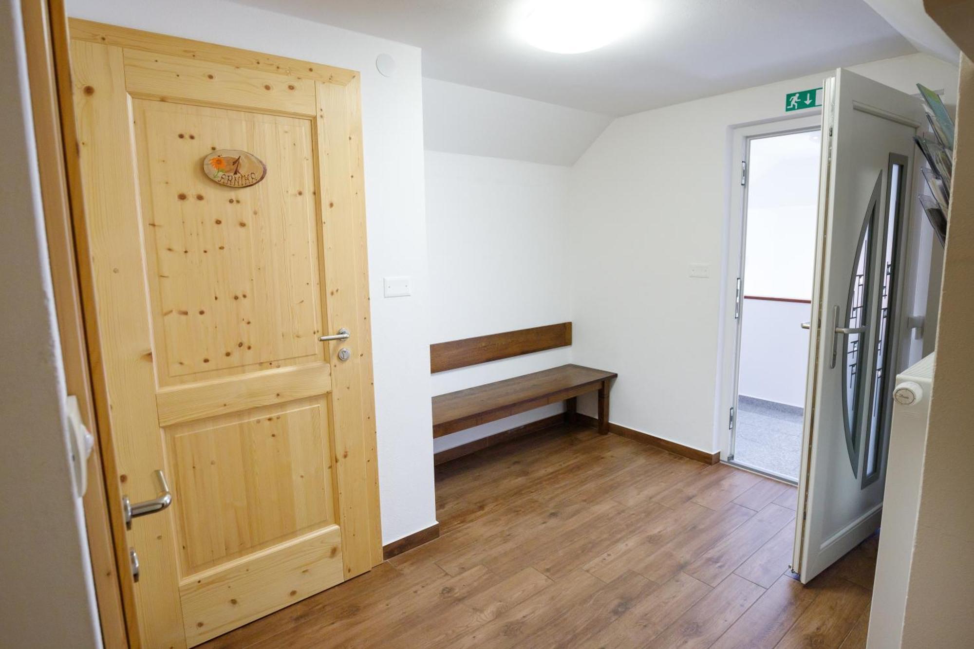 Ferienwohnung Kmetija Na Cendavs Cerkno Exterior foto
