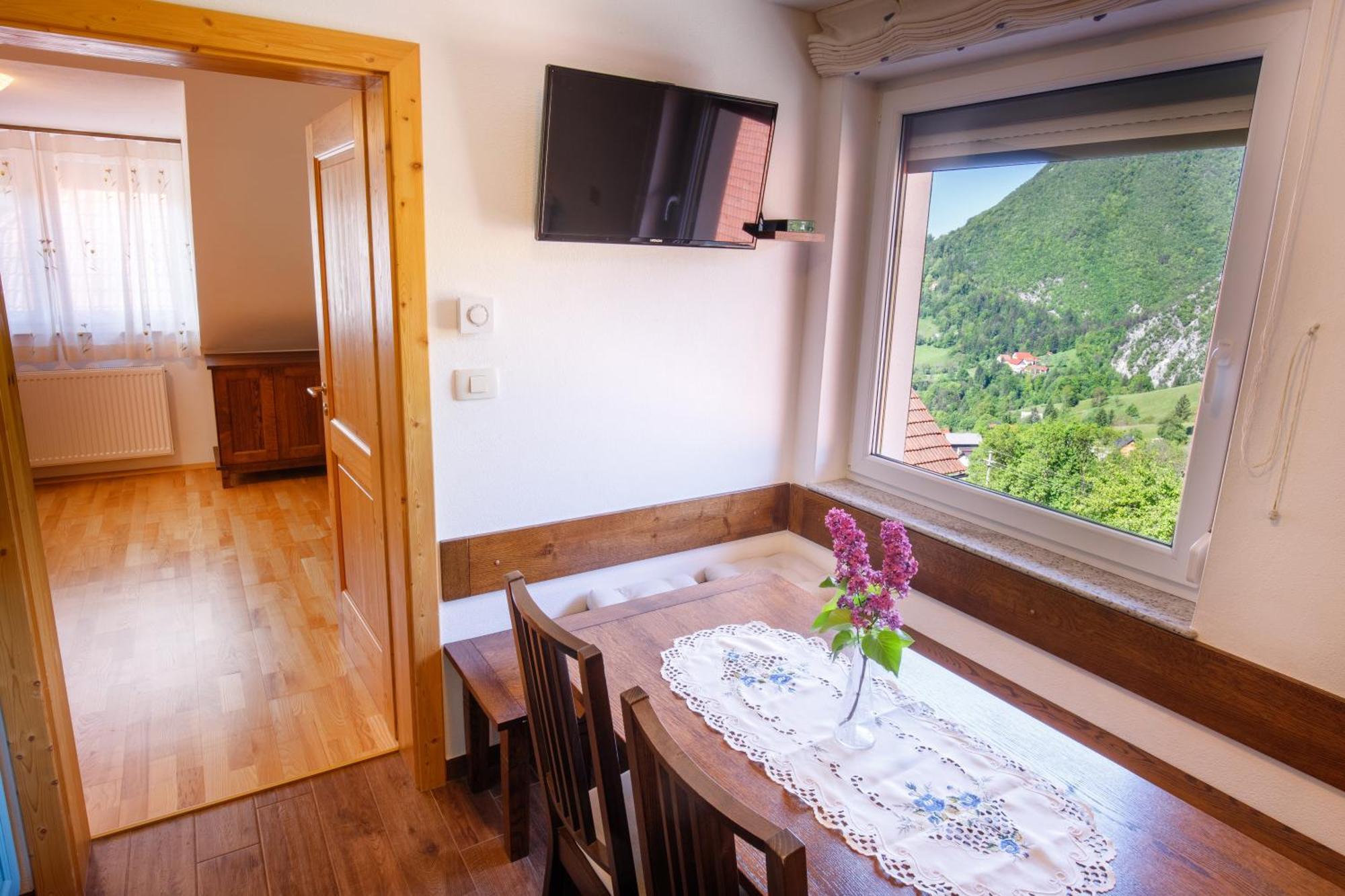Ferienwohnung Kmetija Na Cendavs Cerkno Exterior foto